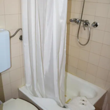 Bizarras * كاسترو دير